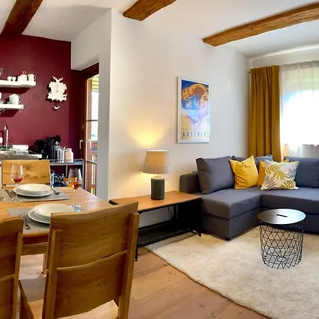 Lejlighed Moderne Hubert Neuper Im Zentrum Von