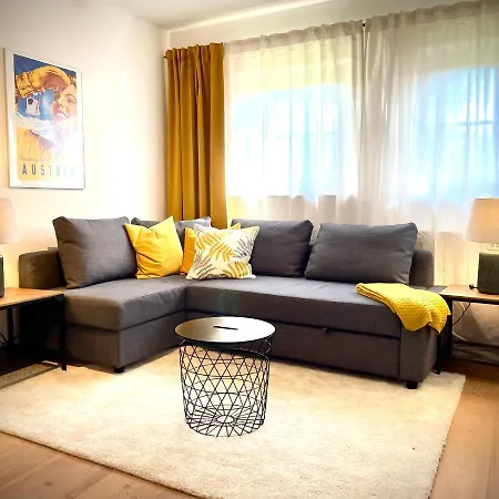 Lejlighed Moderne Hubert Neuper Im Zentrum Von