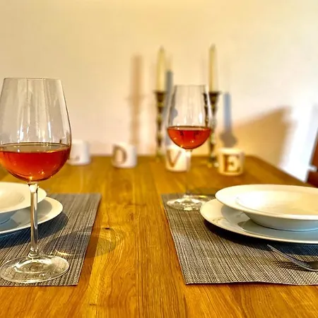 Lejlighed Moderne Hubert Neuper Im Zentrum Von *