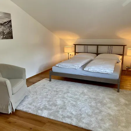 Moderne Hubert Neuper Im Zentrum Von