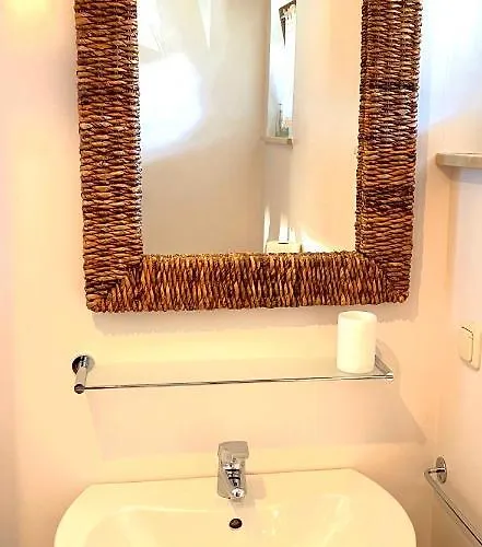 Moderne Hubert Neuper Im Zentrum Von *