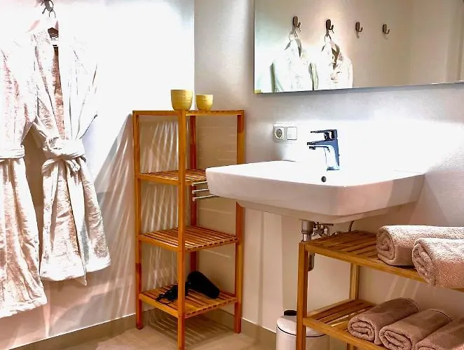 Moderne Hubert Neuper Im Zentrum Von Bad Mitterndorf