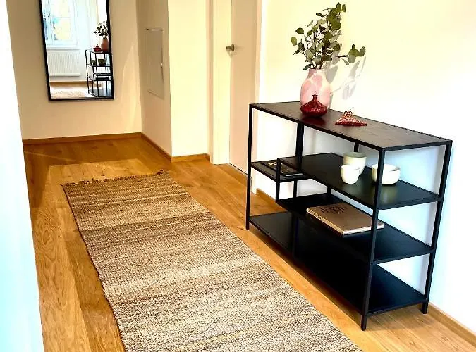 Moderne Hubert Neuper Im Zentrum Von Apartmán