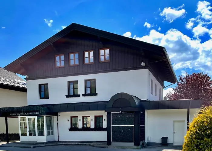 Moderne Hubert Neuper Im Zentrum Von