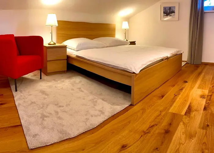 Moderne Hubert Neuper Im Zentrum Von